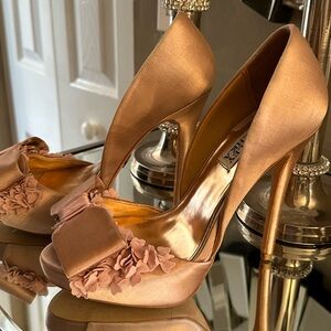 BEAUTIFUL  SATIN. SHOES ❤️